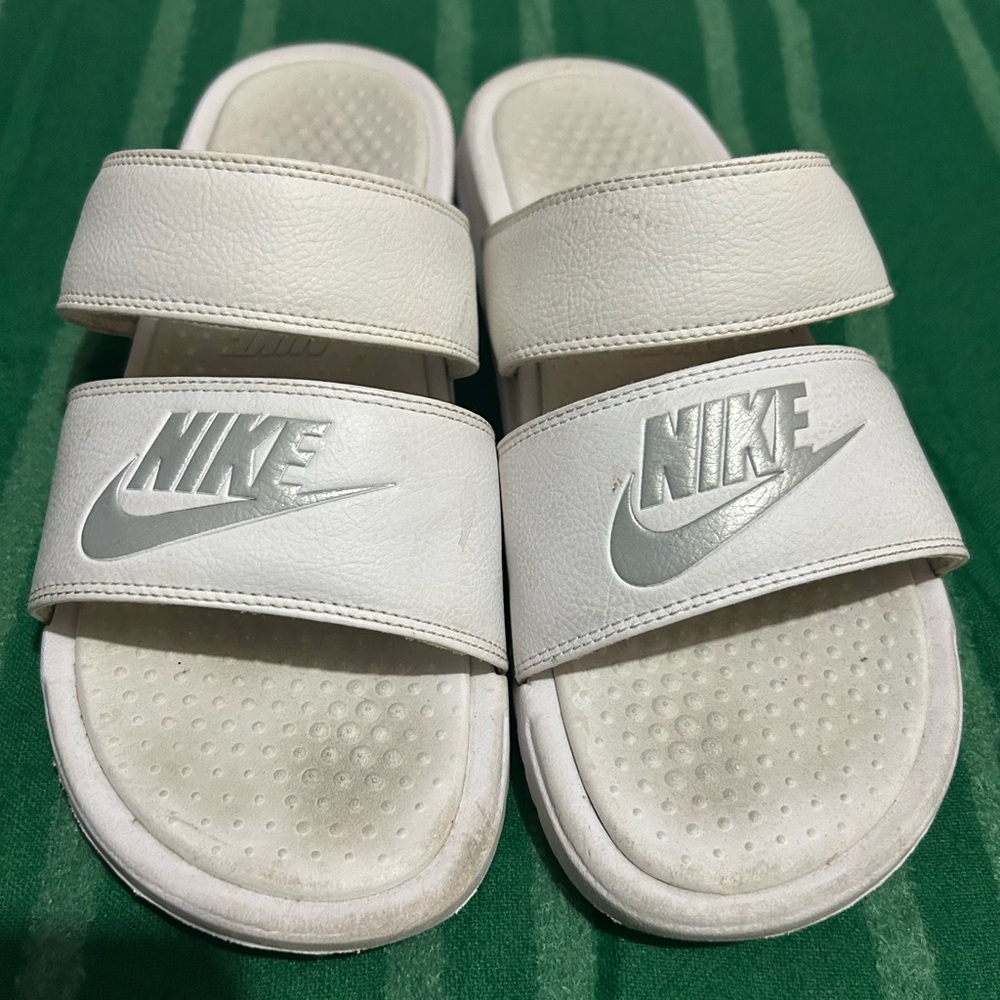 Nike White Slides Size 9 in Women’s